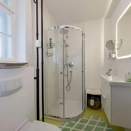 Apartment Romantischer Villenteil In Der Barock- Und Musikstadt